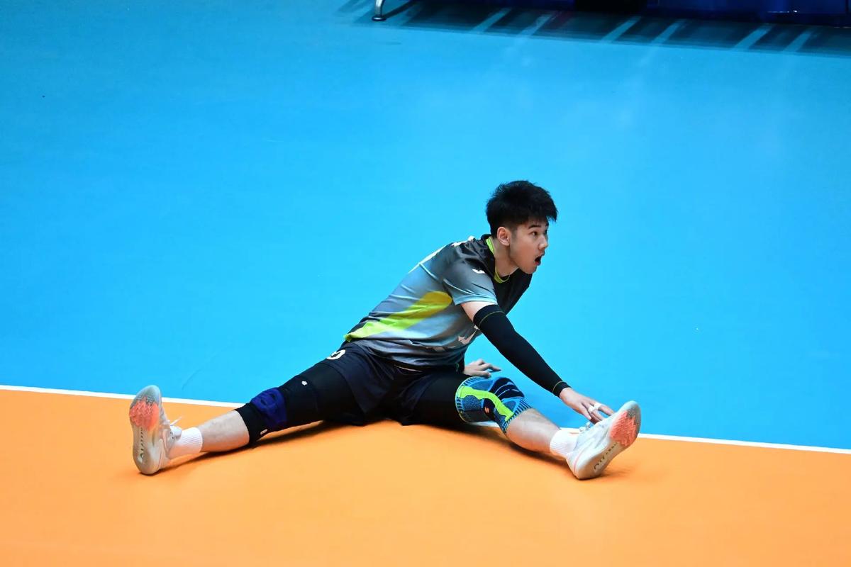 延伸到了球 延伸到了球